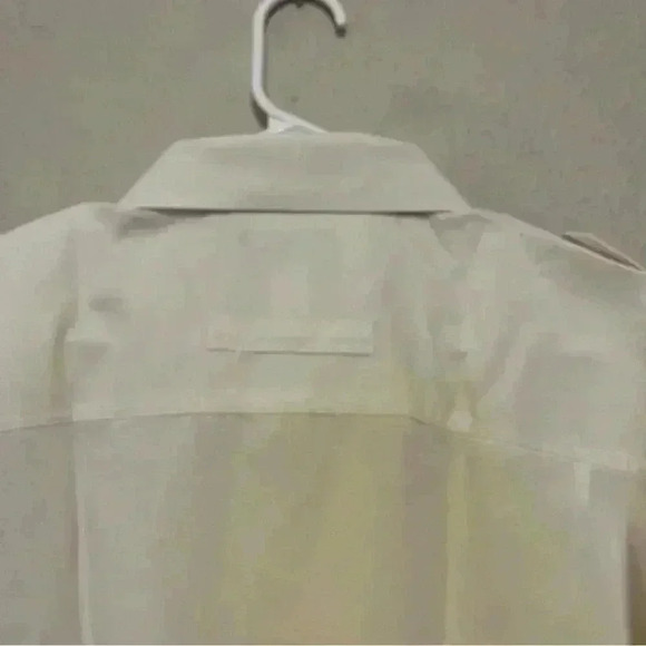 John Blair polyester ivory button down shirt with two front pockets NWOT - Picture 6 of 12